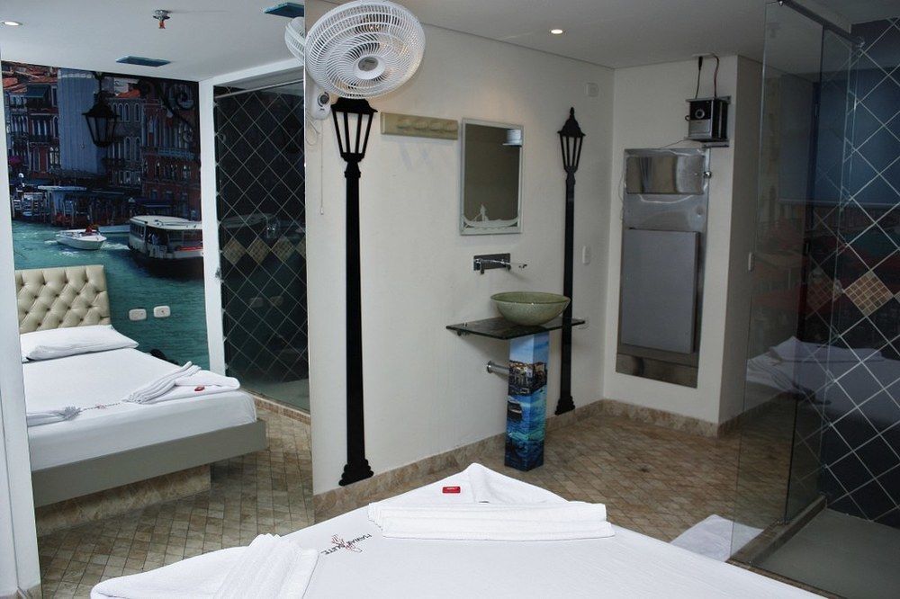 3H Hotel Centro Historico Medellin Ngoại thất bức ảnh