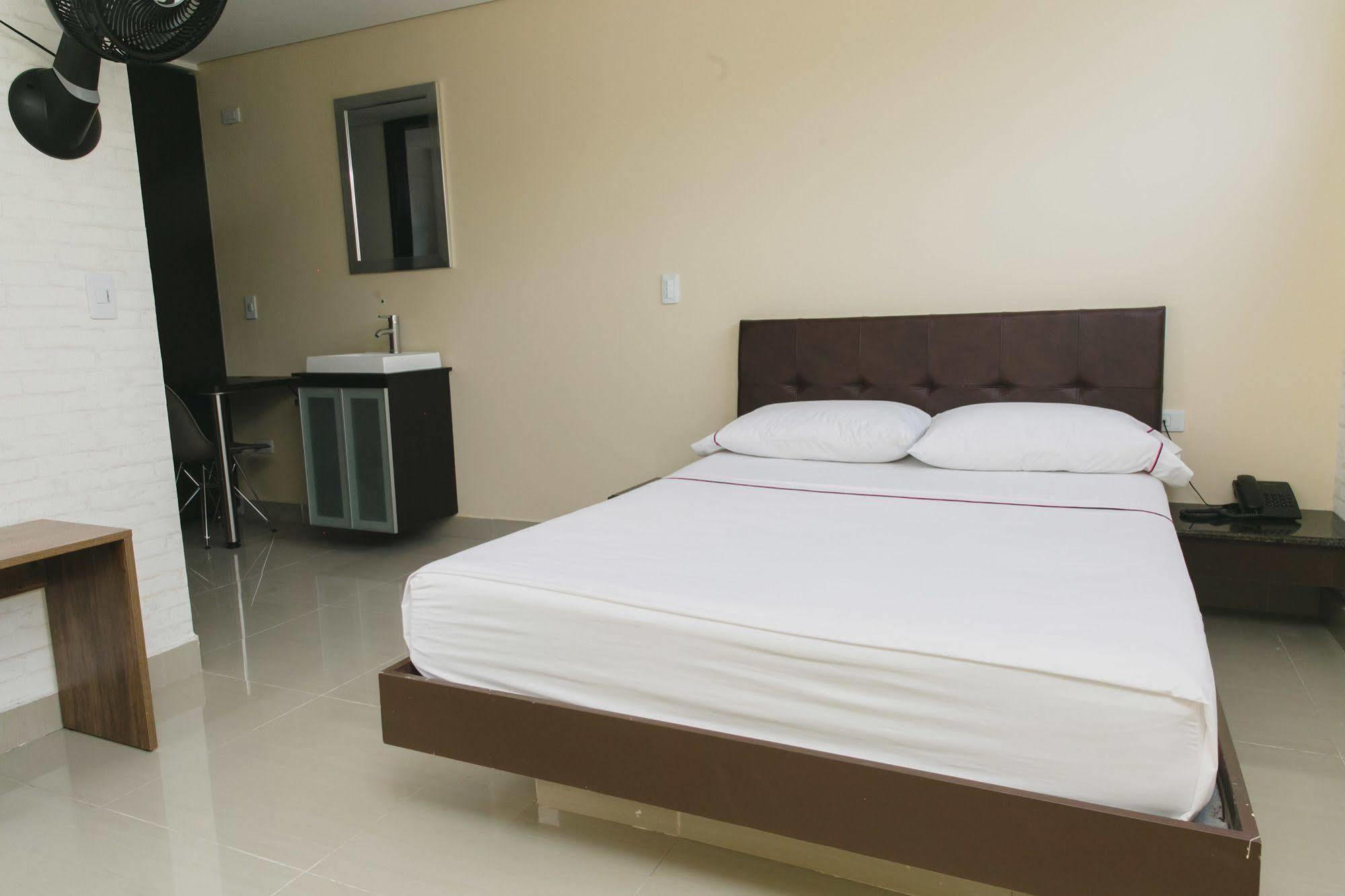 3H Hotel Centro Historico Medellin Ngoại thất bức ảnh